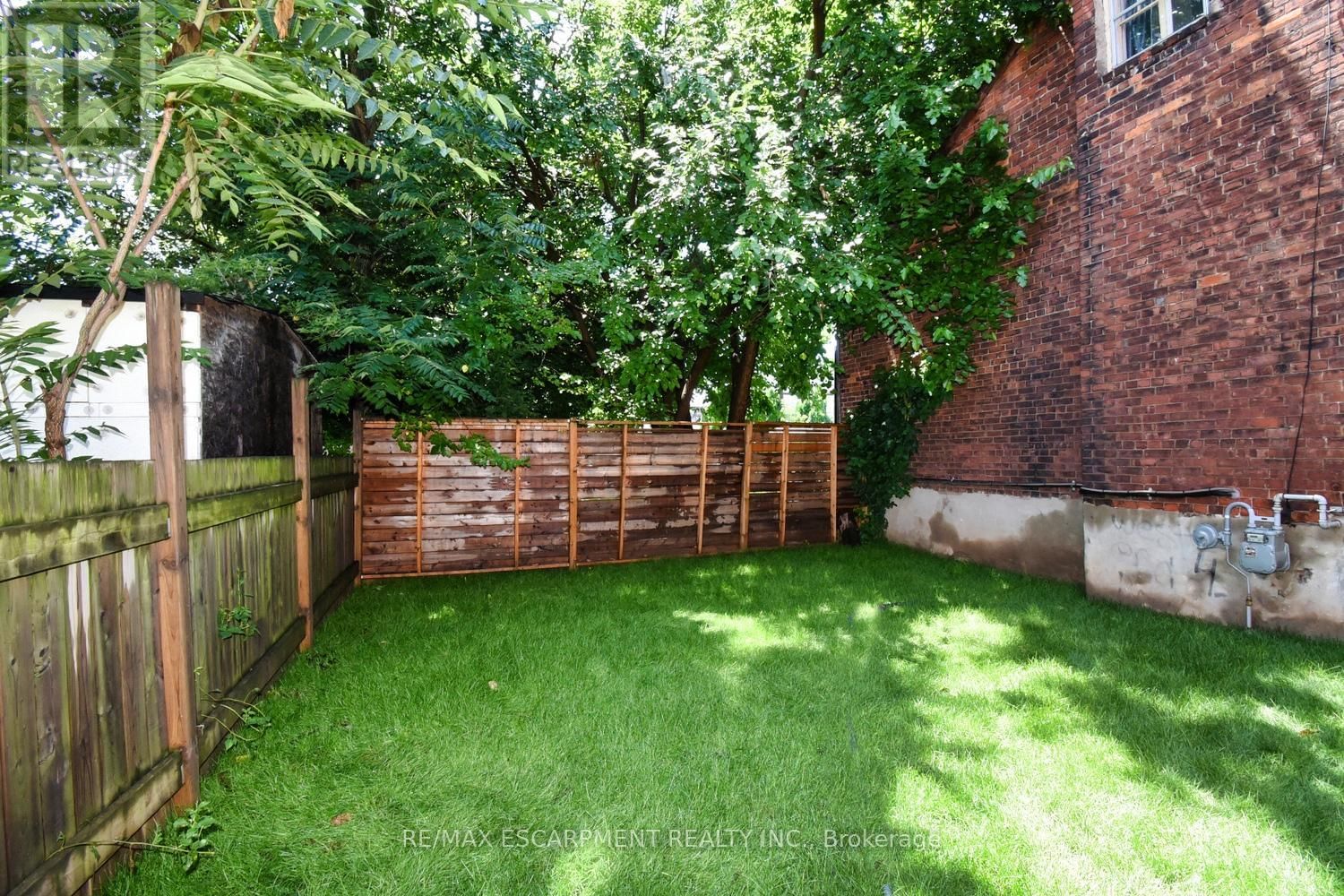 126 EVANS STREET Image 38