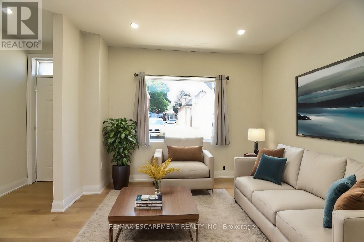 126 EVANS STREET Image 7