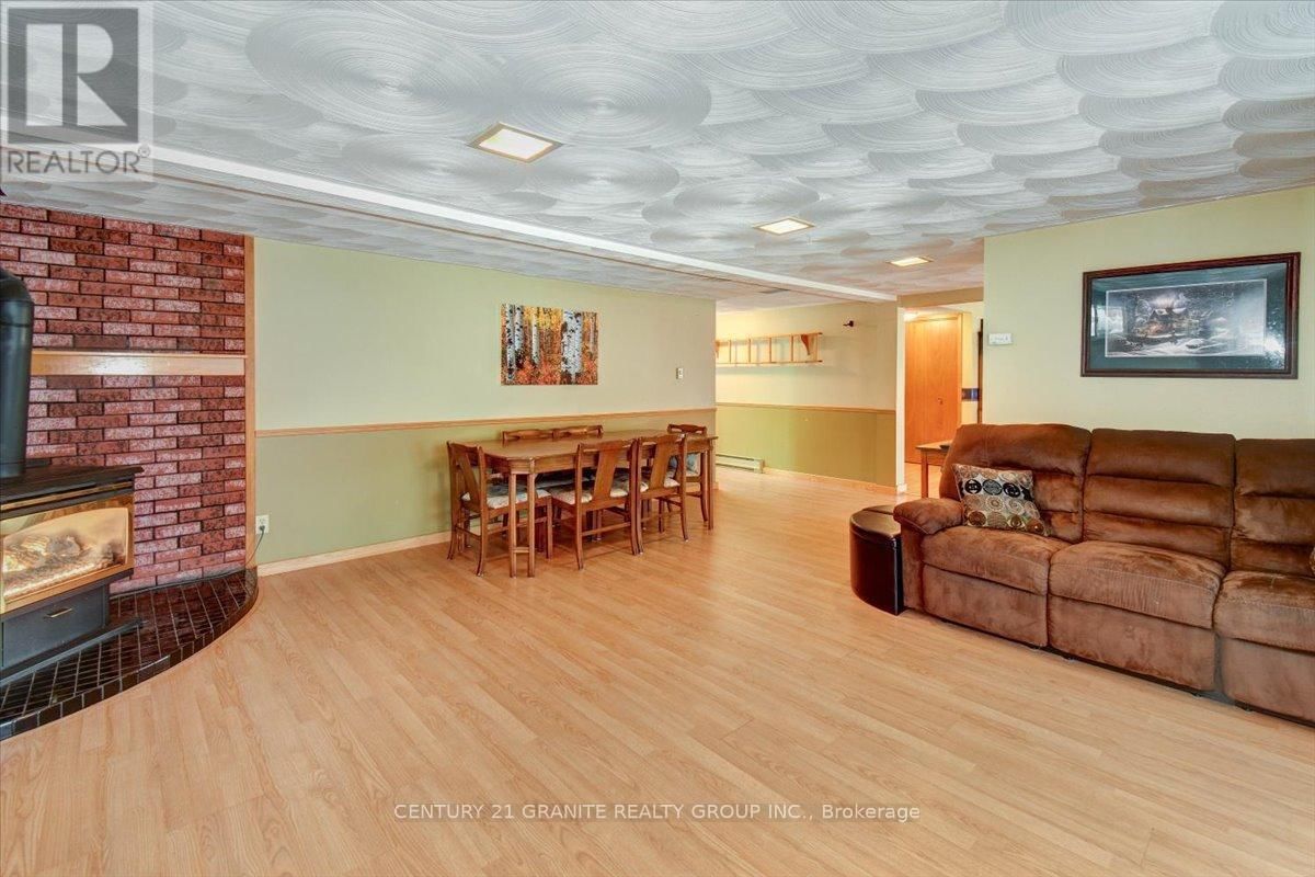 15 CRYDERMAN COURT Image 24