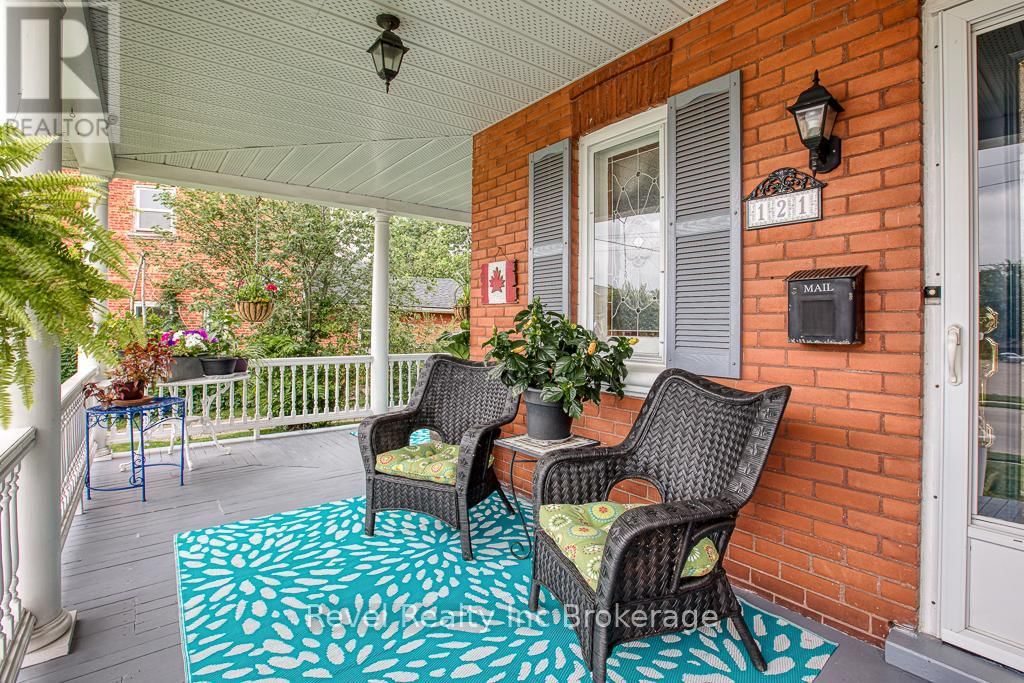 121 KING STREET WEST Image 14