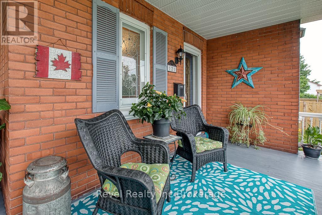 121 KING STREET WEST Image 16