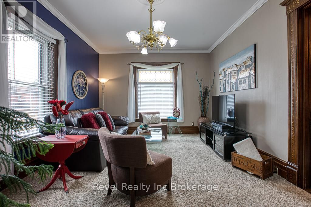 121 KING STREET WEST Image 18