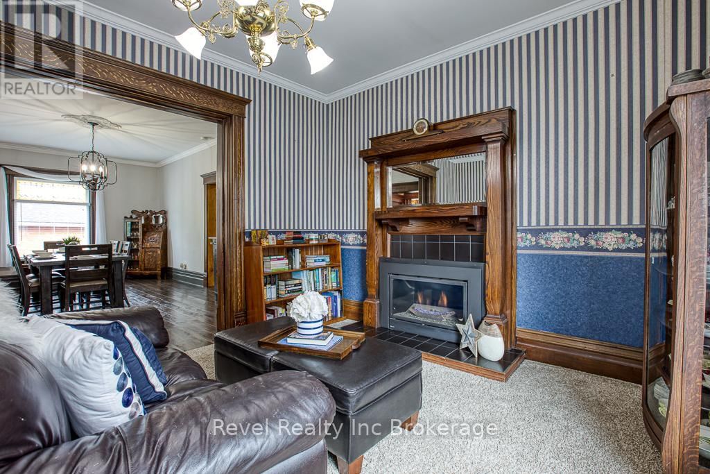 121 KING STREET WEST Image 19