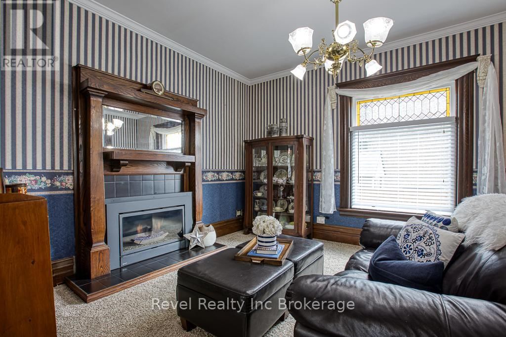 121 KING STREET WEST Image 20