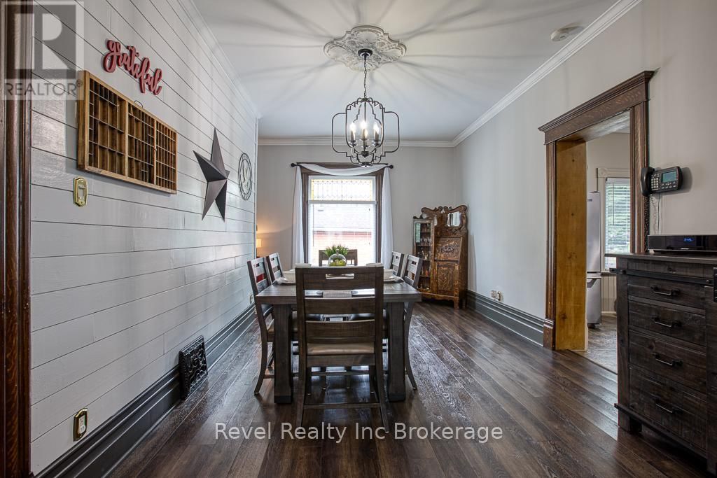 121 KING STREET WEST Image 21