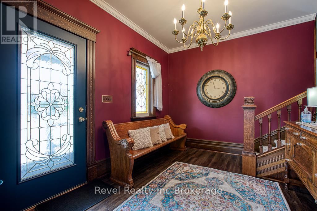 121 KING STREET WEST Image 30