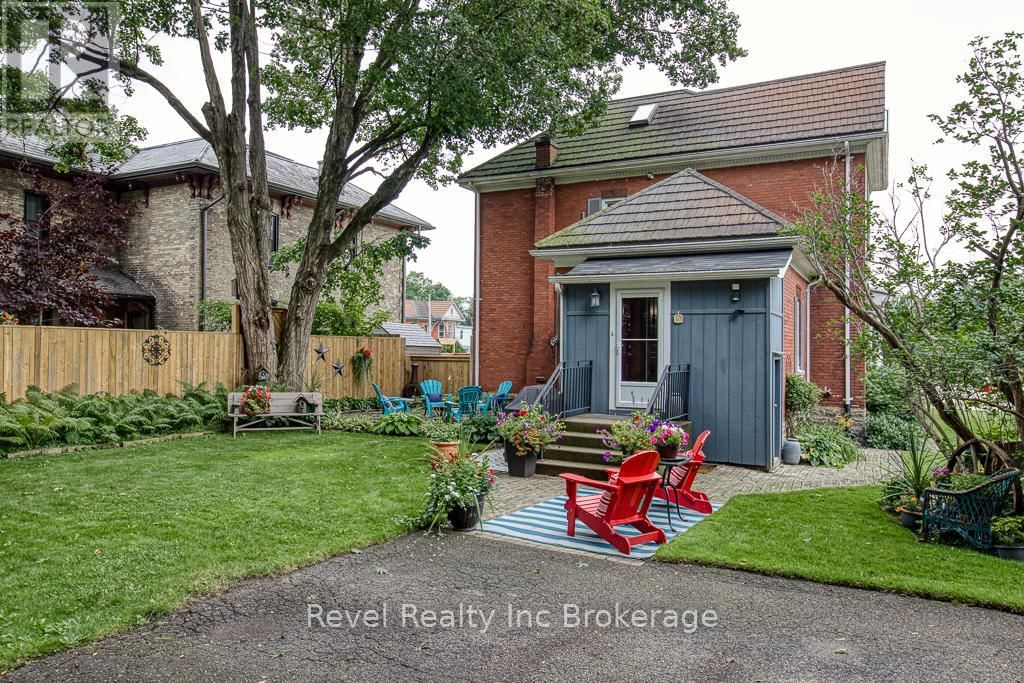 121 KING STREET WEST Image 6