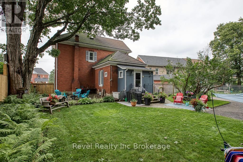 121 KING STREET WEST Image 8