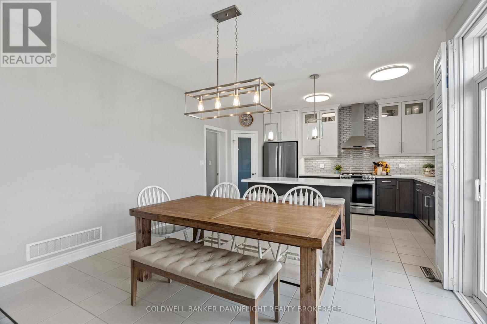 77 DEREHAM DRIVE Image 11