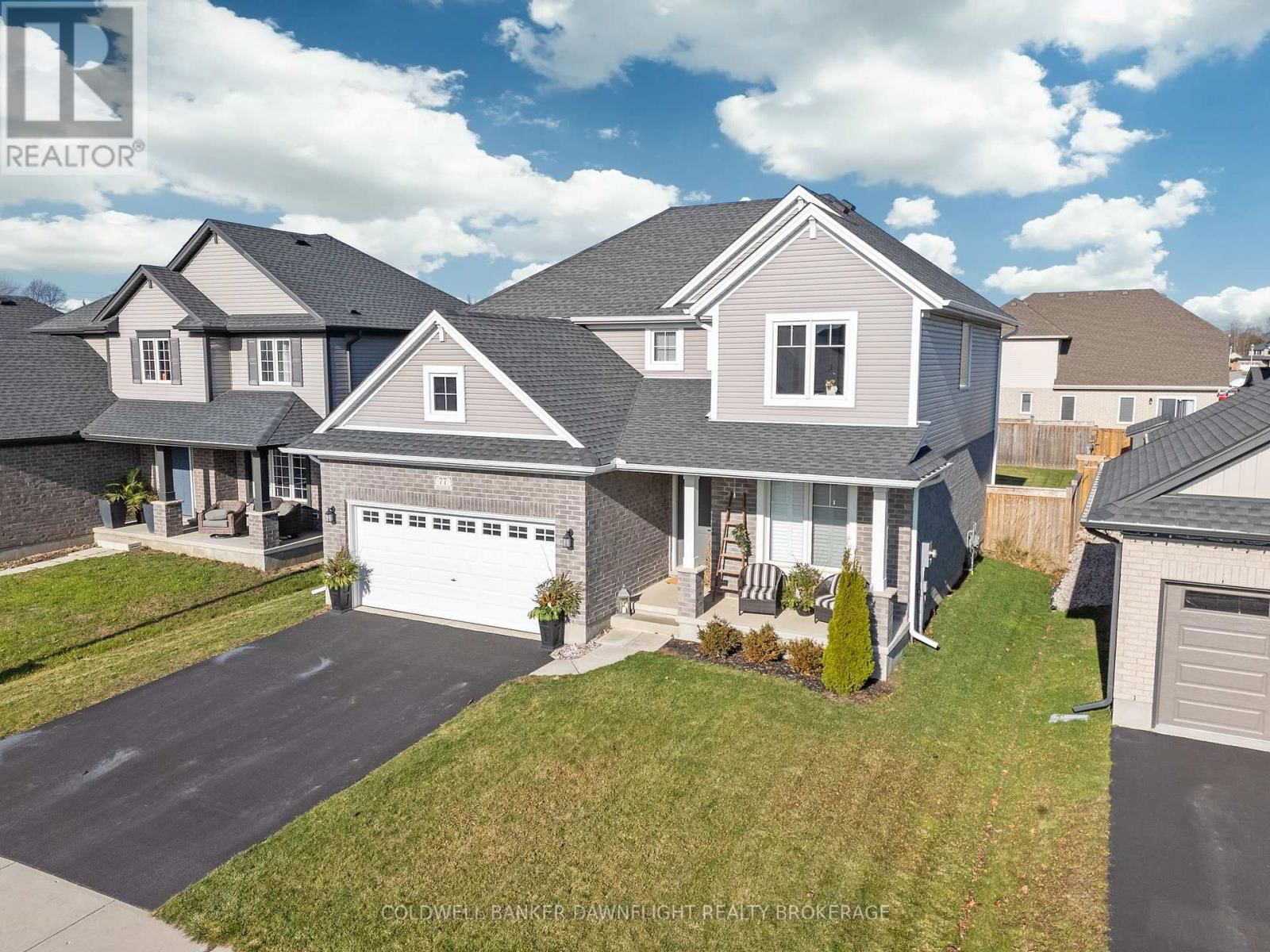 77 DEREHAM DRIVE Image 2