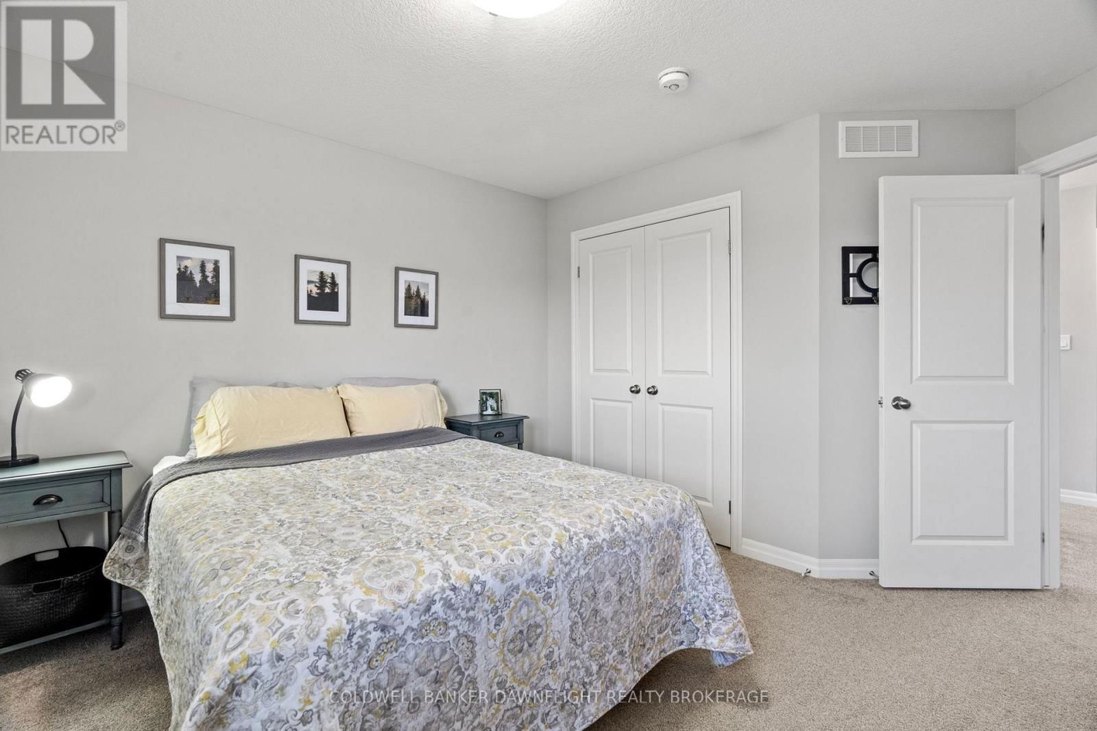 77 DEREHAM DRIVE Image 21