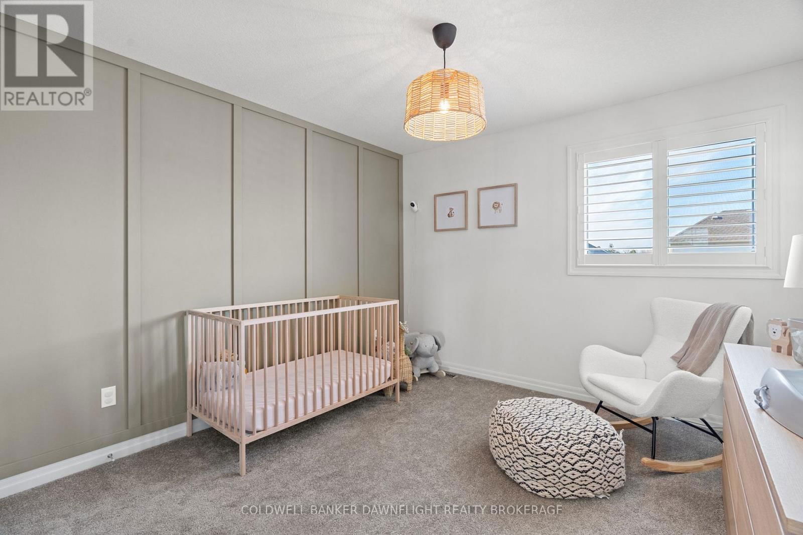 77 DEREHAM DRIVE Image 25