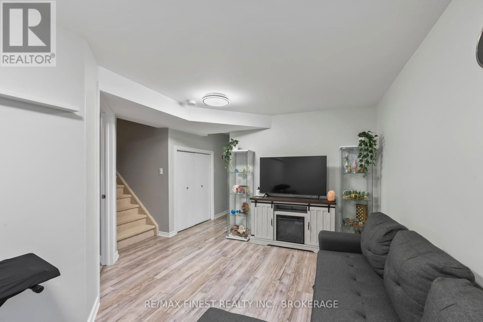 294 QUARRY POND COURT Image 34