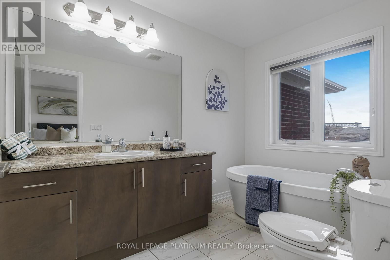 96 REISTWOOD DRIVE Image 21