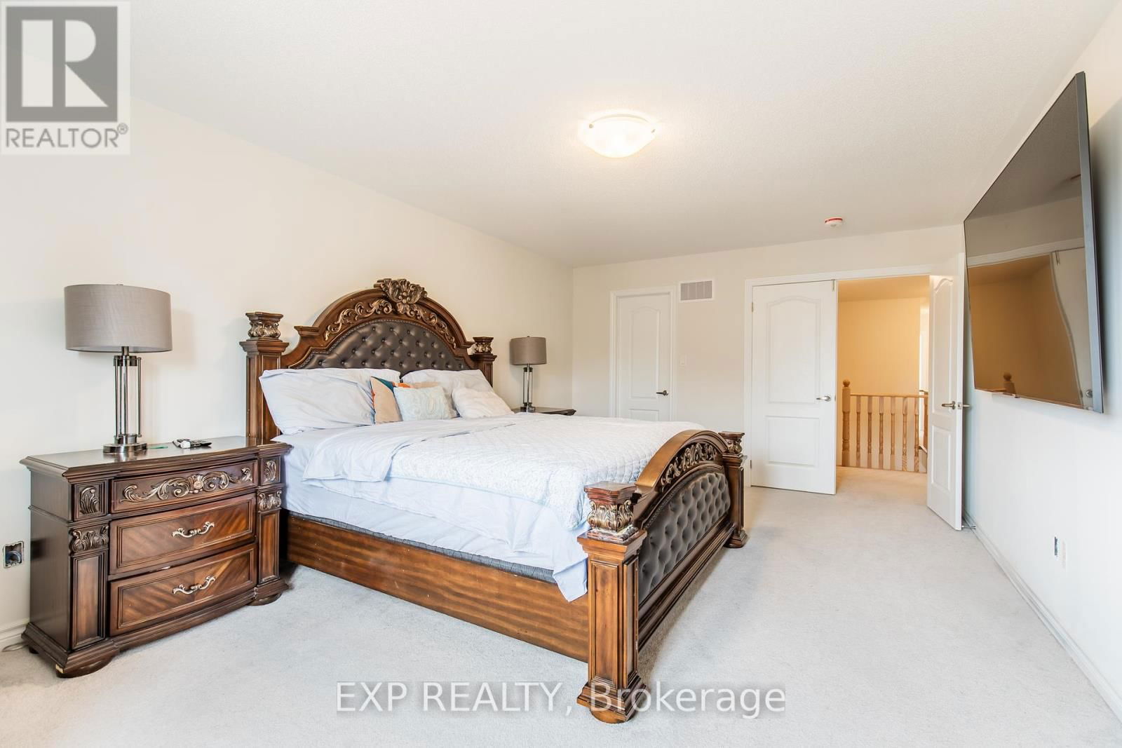 251 PALACE STREET Image 10