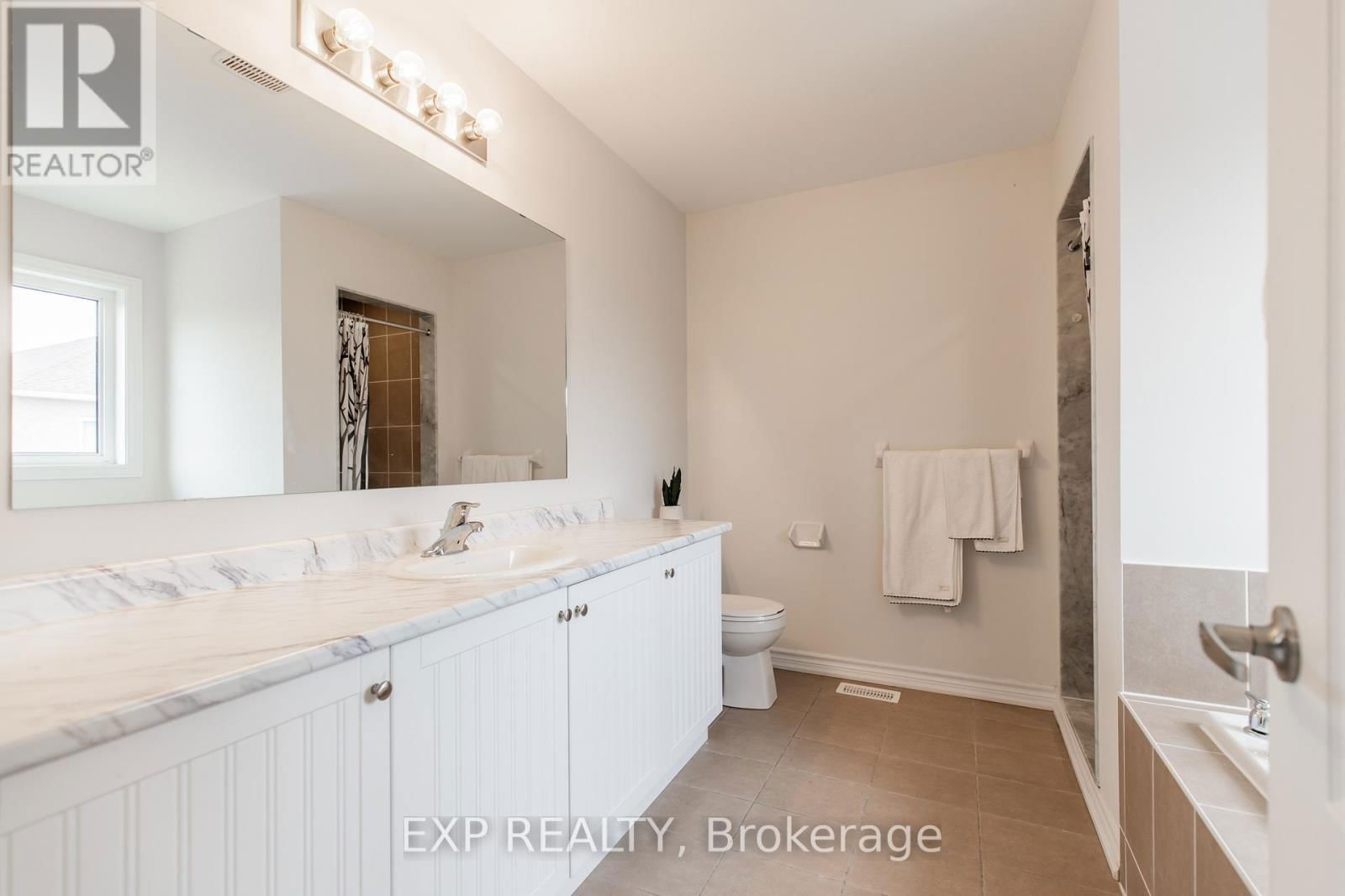 251 PALACE STREET Image 11