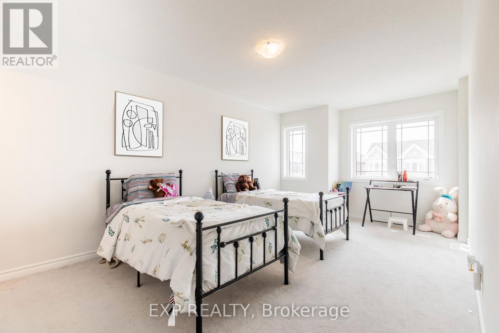 251 PALACE STREET Image 15