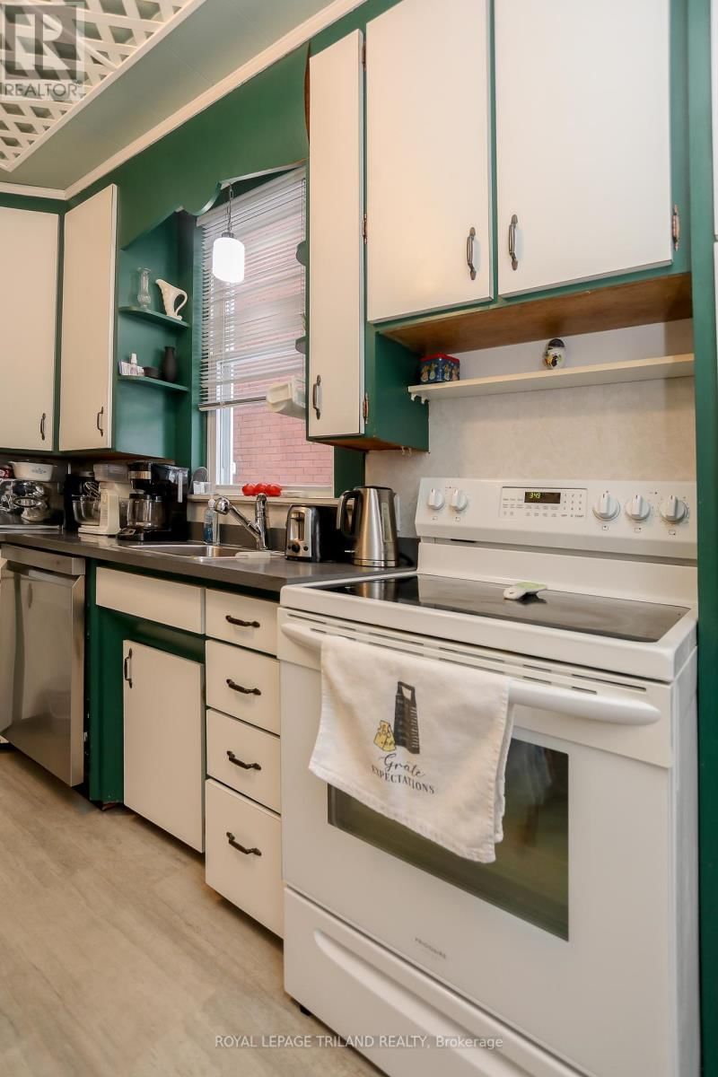 7 HUGHES STREET Image 15