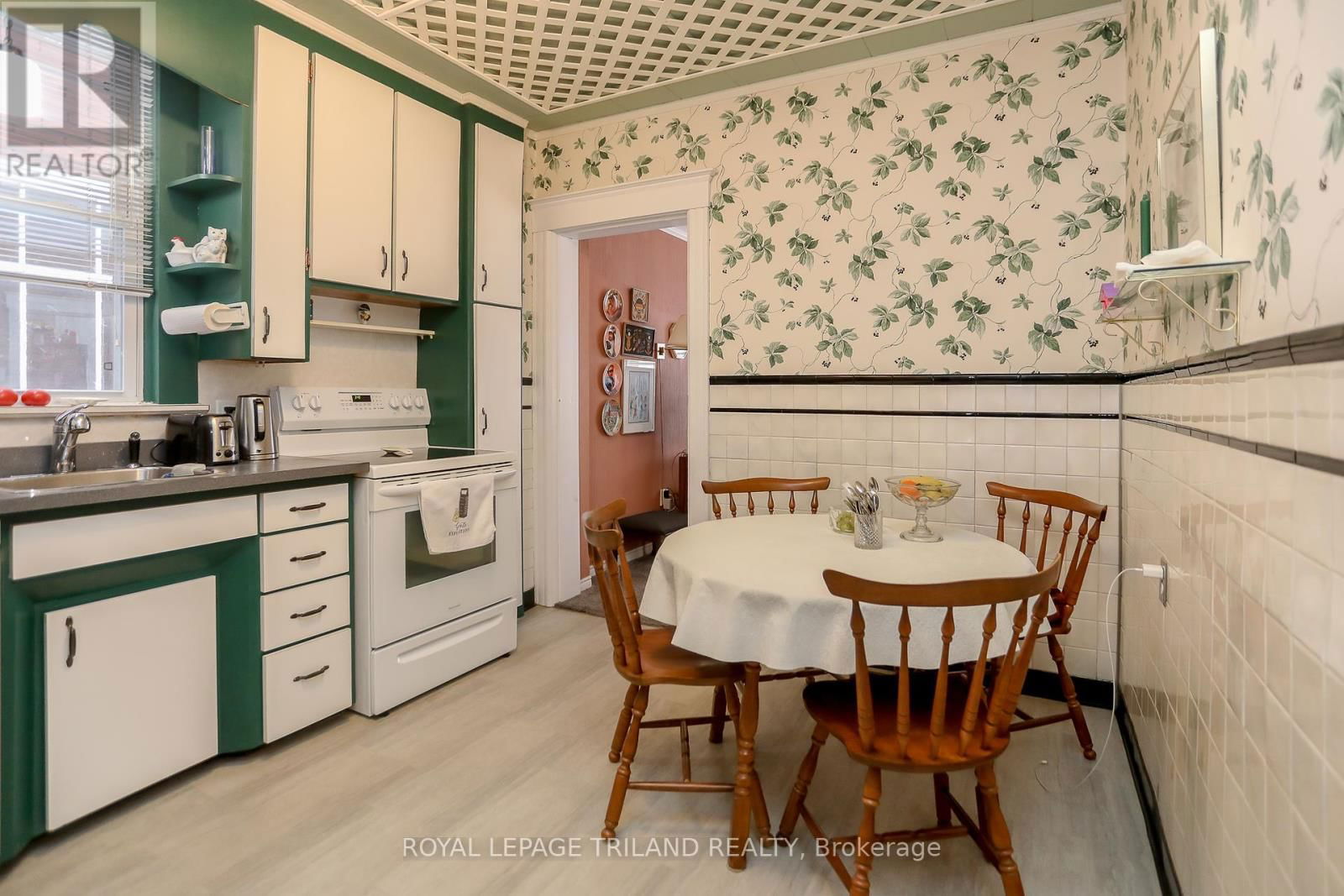 7 HUGHES STREET Image 16