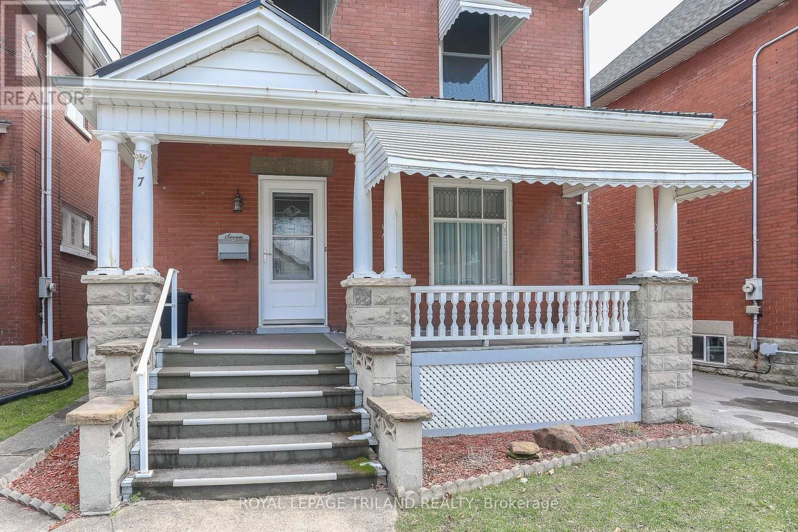 7 HUGHES STREET Image 2