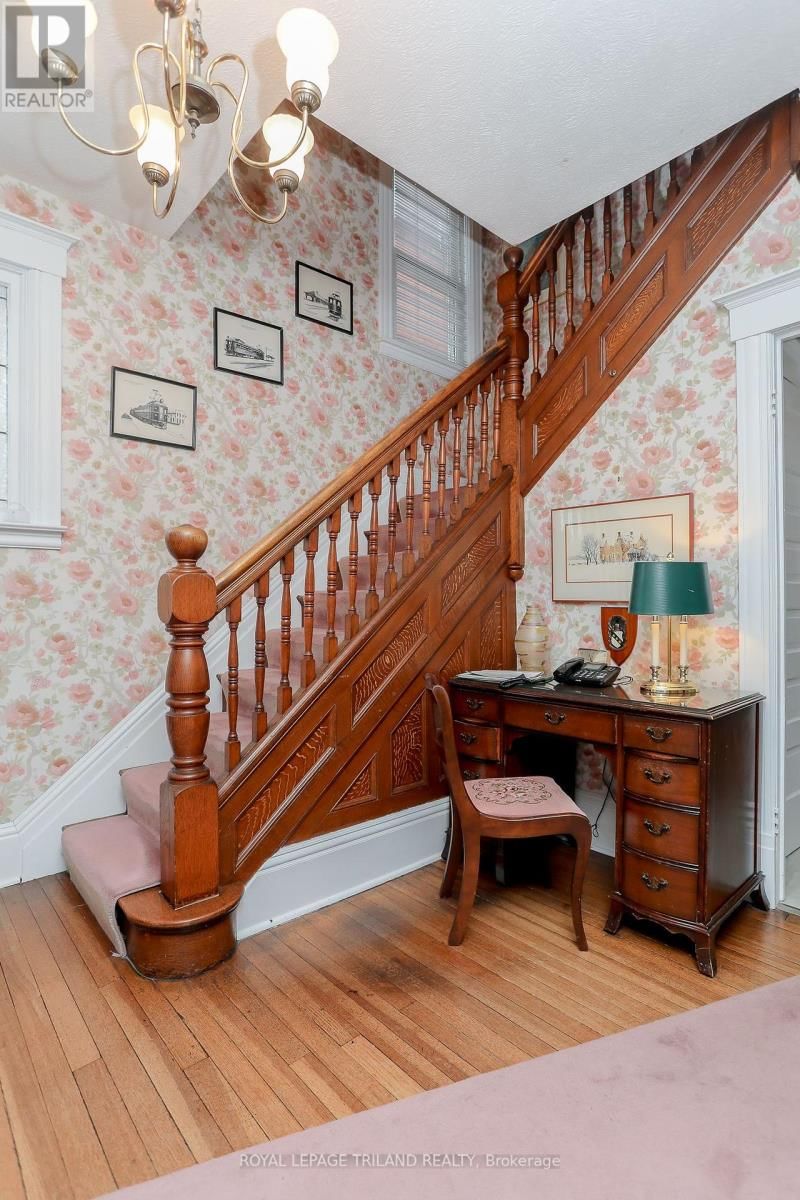 7 HUGHES STREET Image 20