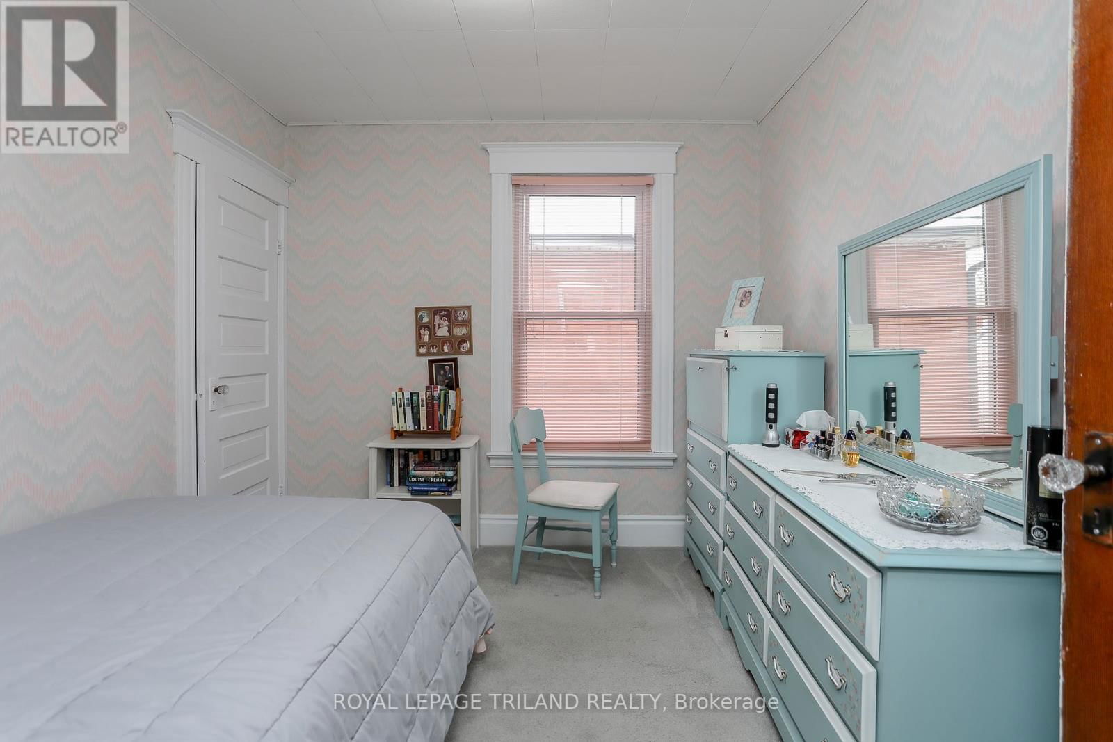 7 HUGHES STREET Image 26