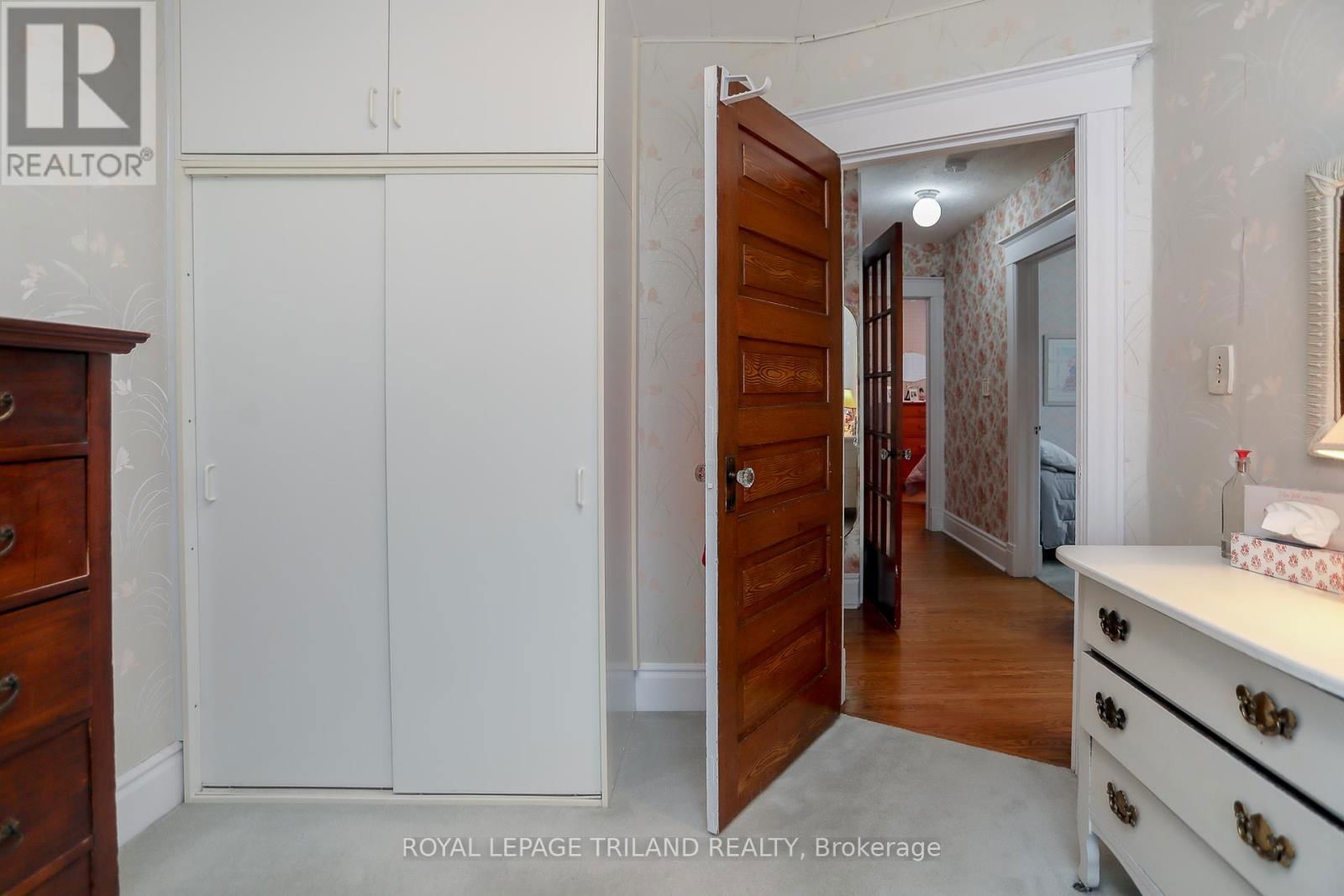 7 HUGHES STREET Image 29