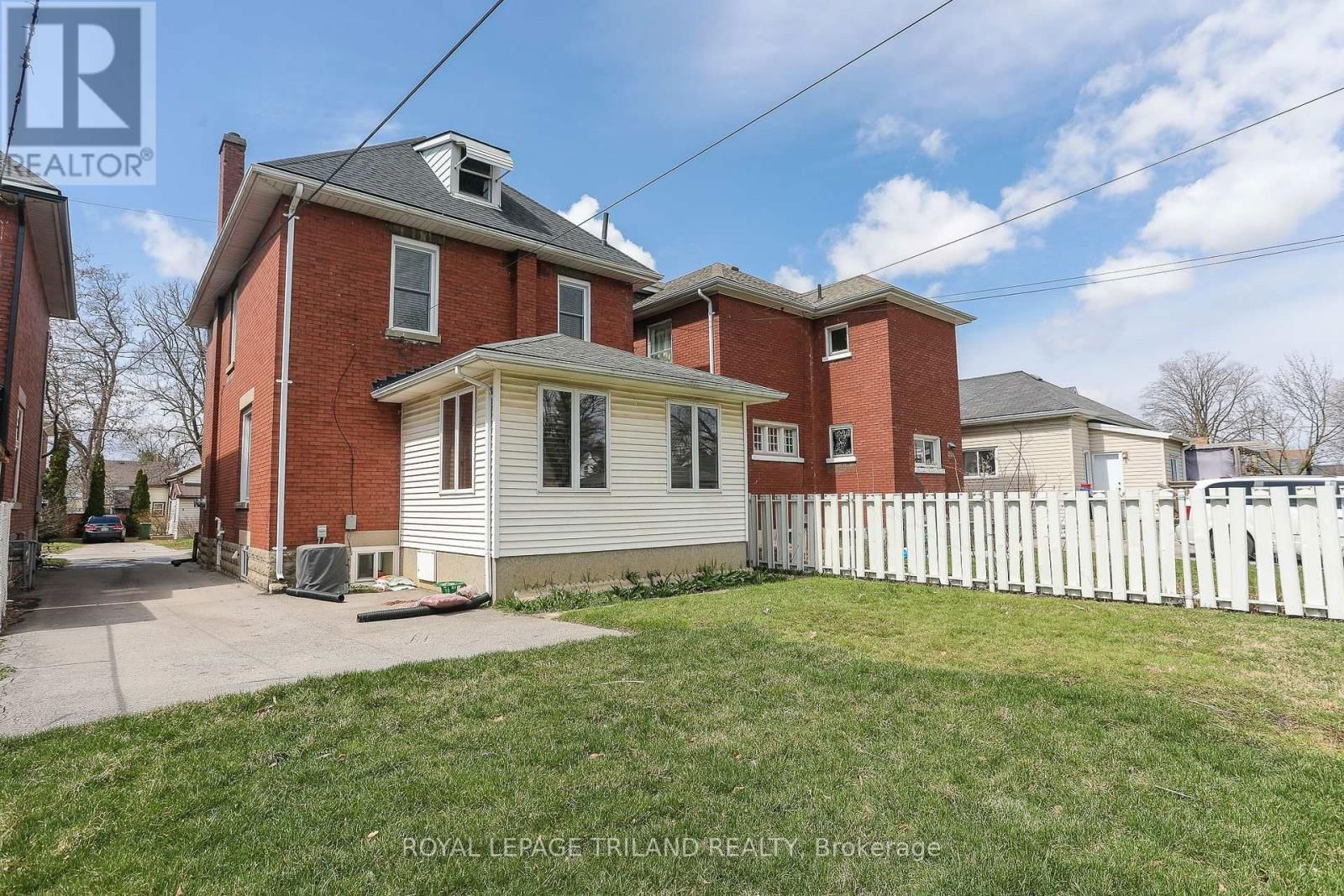 7 HUGHES STREET Image 36