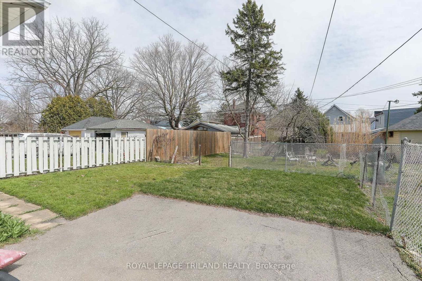 7 HUGHES STREET Image 38