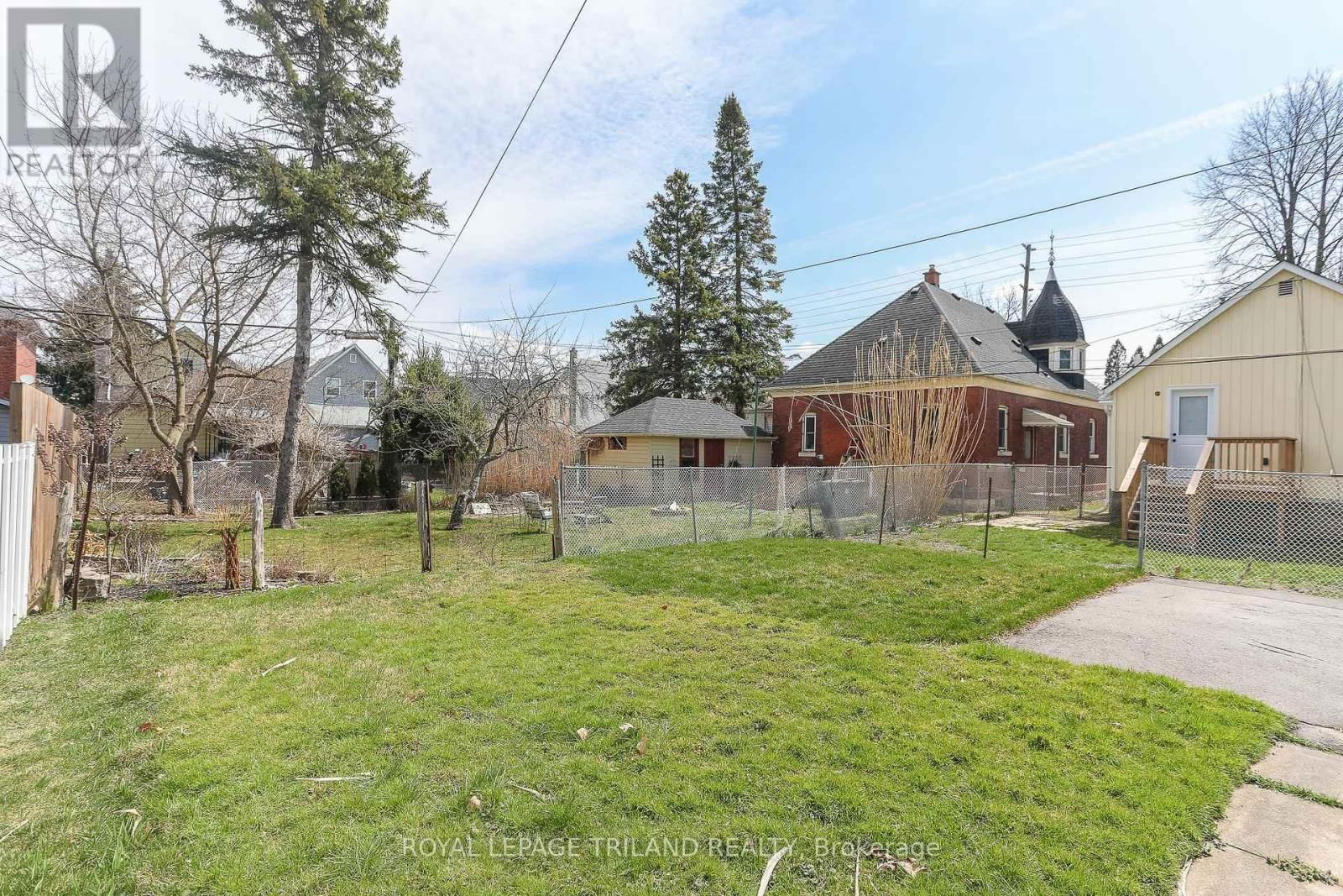 7 HUGHES STREET Image 39