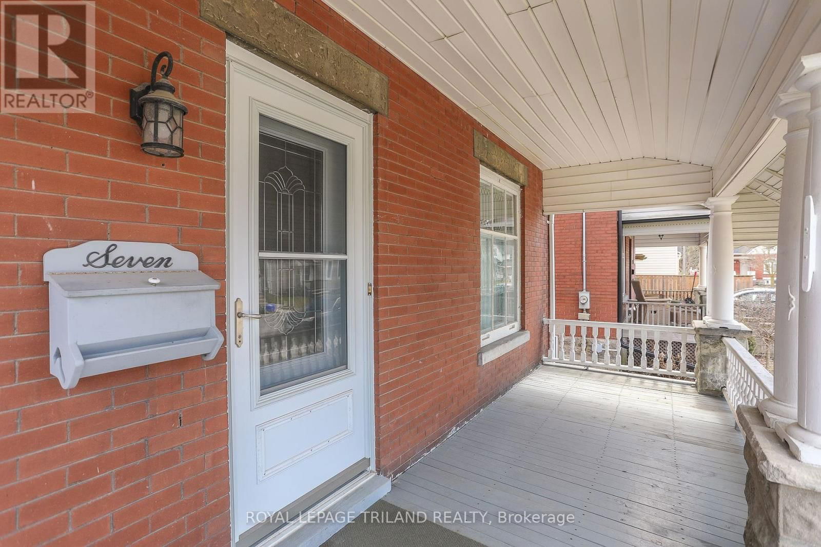7 HUGHES STREET Image 4