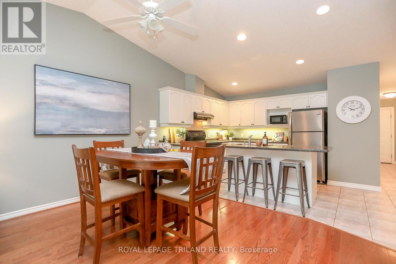 20 - 1241 BEAVERBROOK AVENUE Image 21
