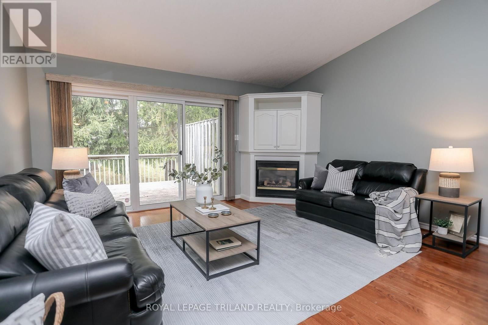 20 - 1241 BEAVERBROOK AVENUE Image 22