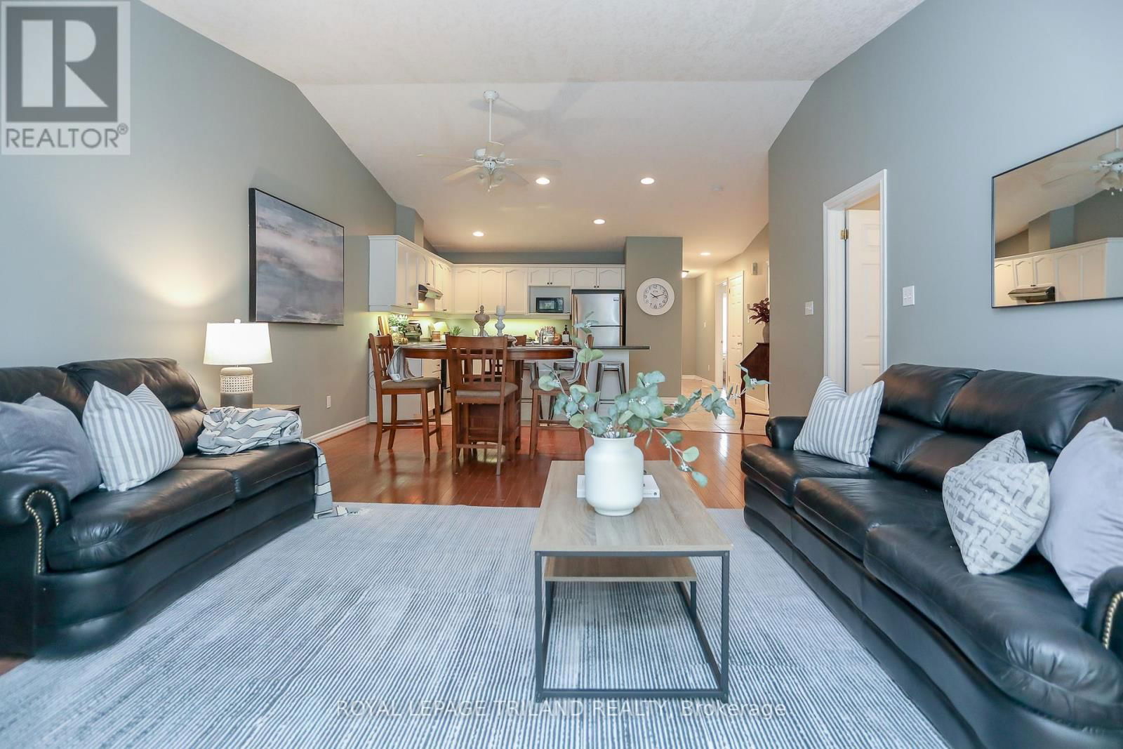 20 - 1241 BEAVERBROOK AVENUE Image 24