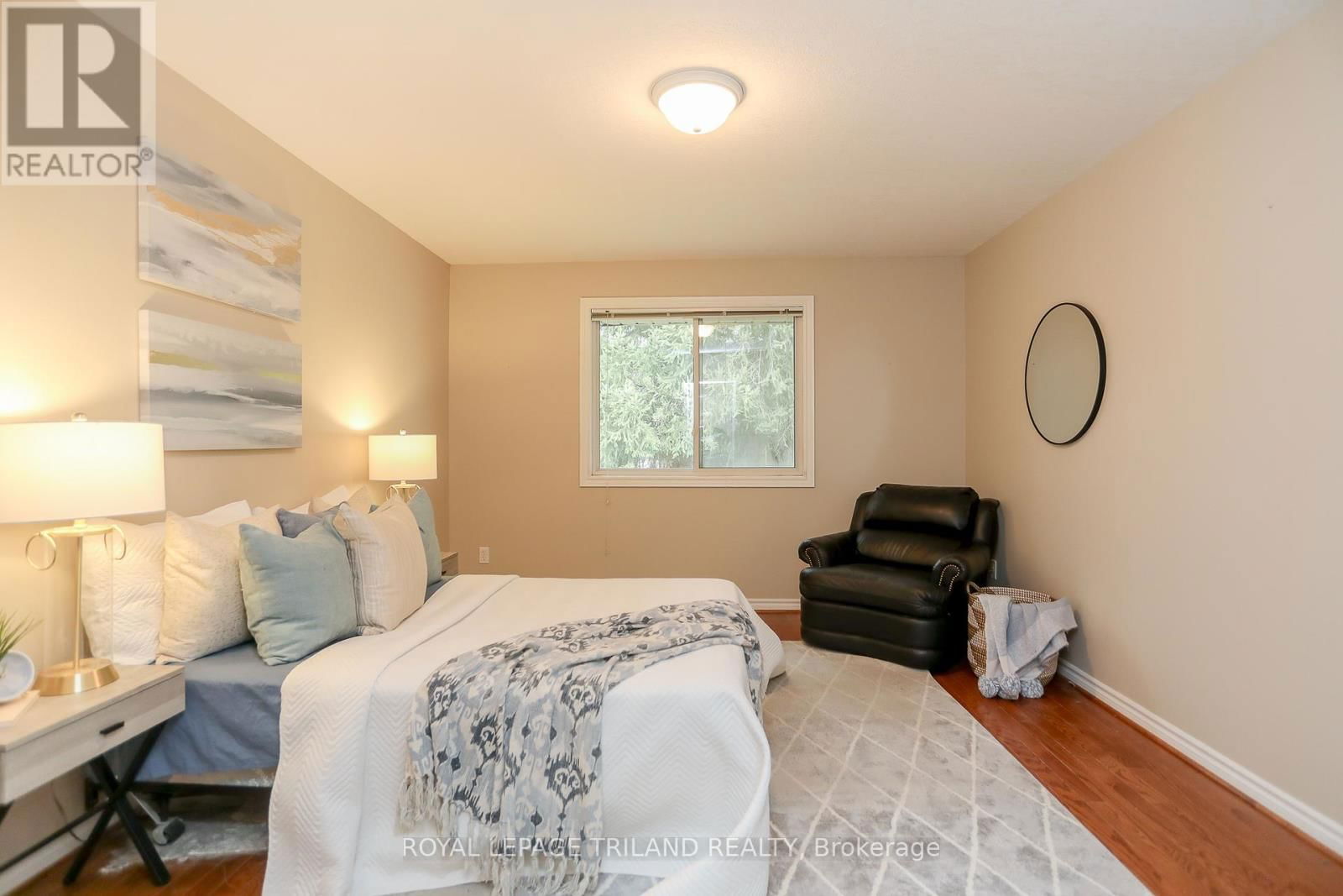 20 - 1241 BEAVERBROOK AVENUE Image 32