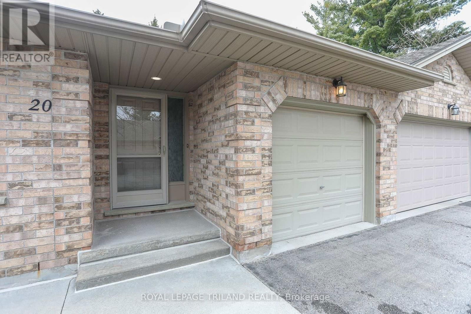 20 - 1241 BEAVERBROOK AVENUE Image 8