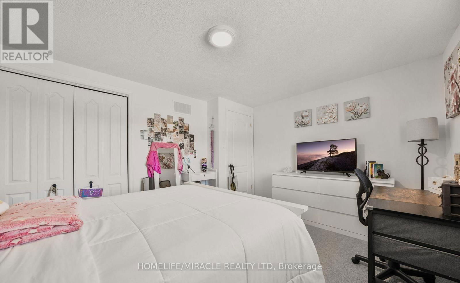 22 DEVONLEIGH DRIVE Image 16