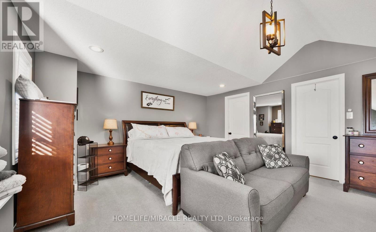 22 DEVONLEIGH DRIVE Image 20