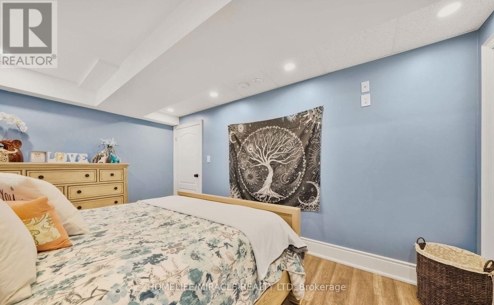22 DEVONLEIGH DRIVE Image 25
