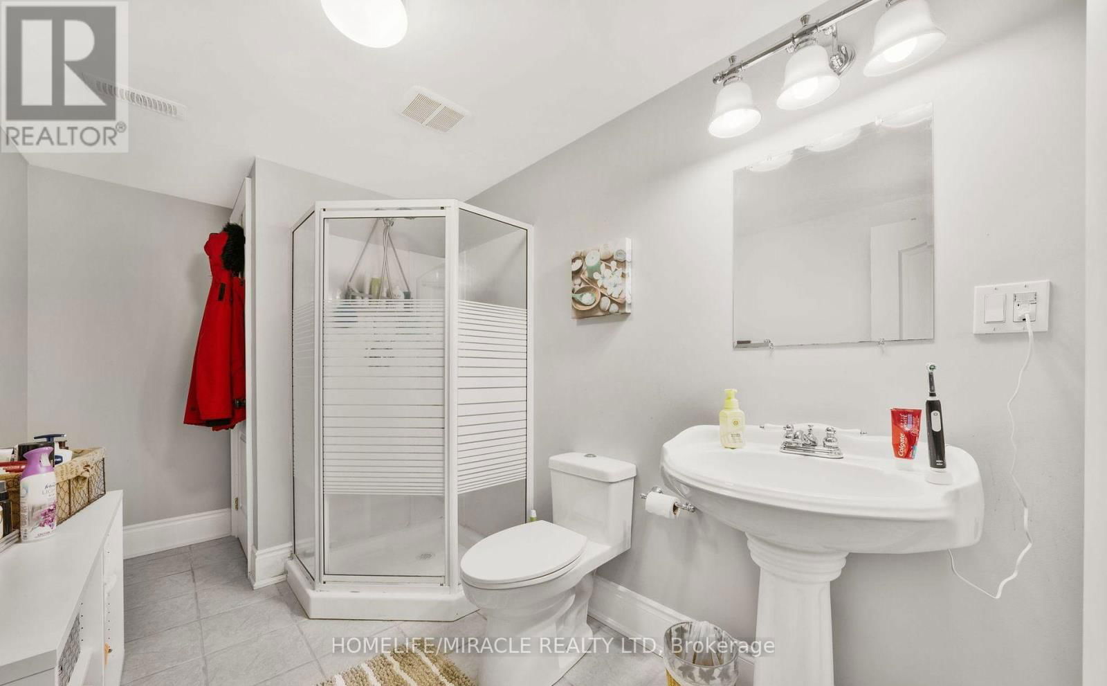 22 DEVONLEIGH DRIVE Image 28