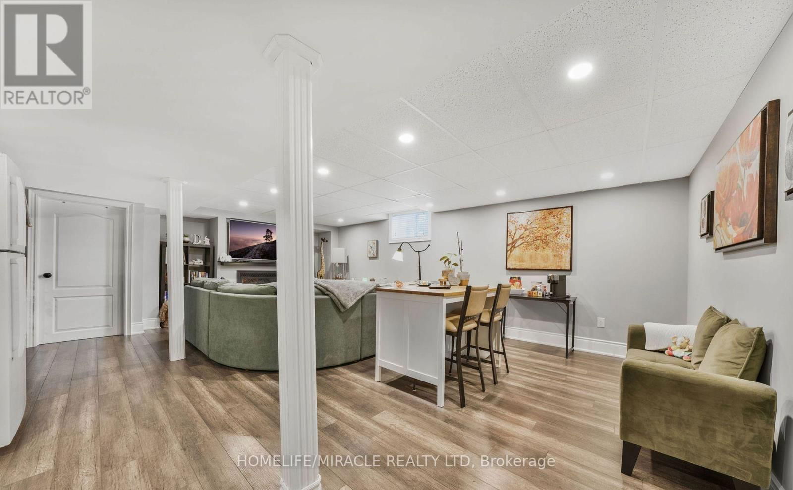 22 DEVONLEIGH DRIVE Image 29