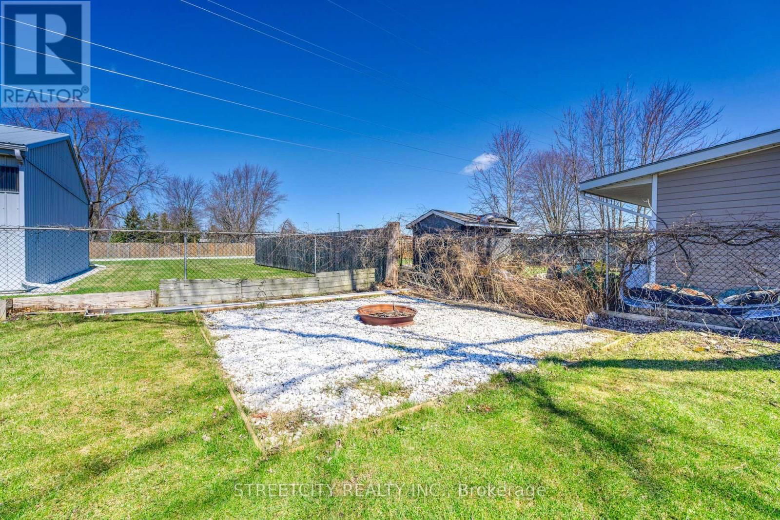 2406 JANE STREET Image 14