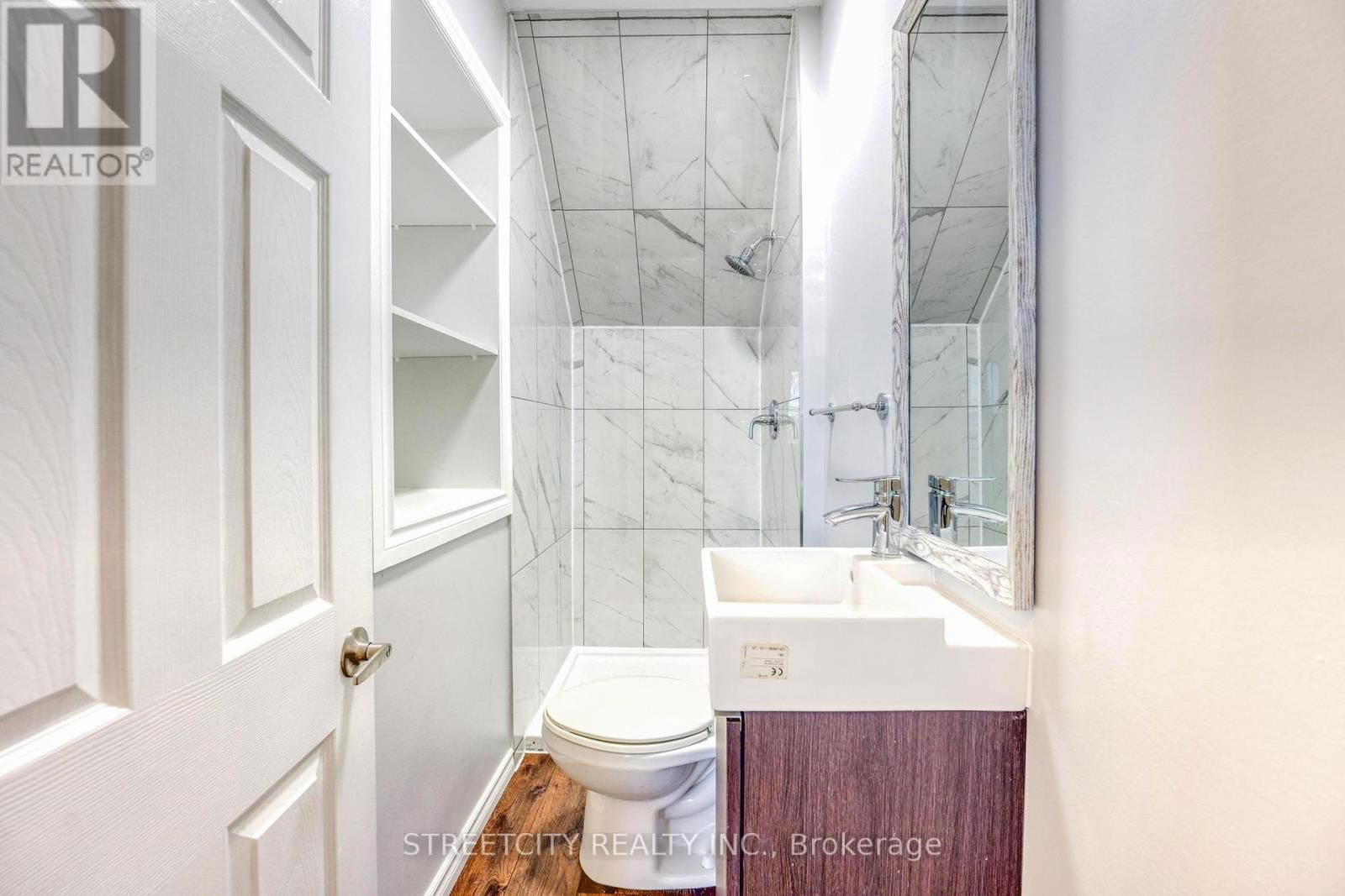 2406 JANE STREET Image 33