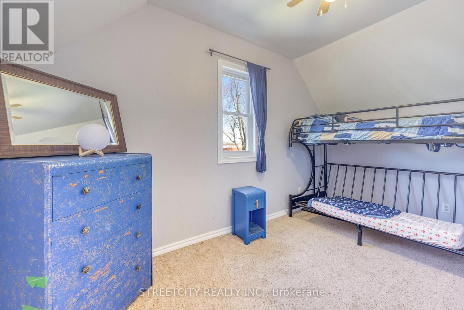 2406 JANE STREET Image 34