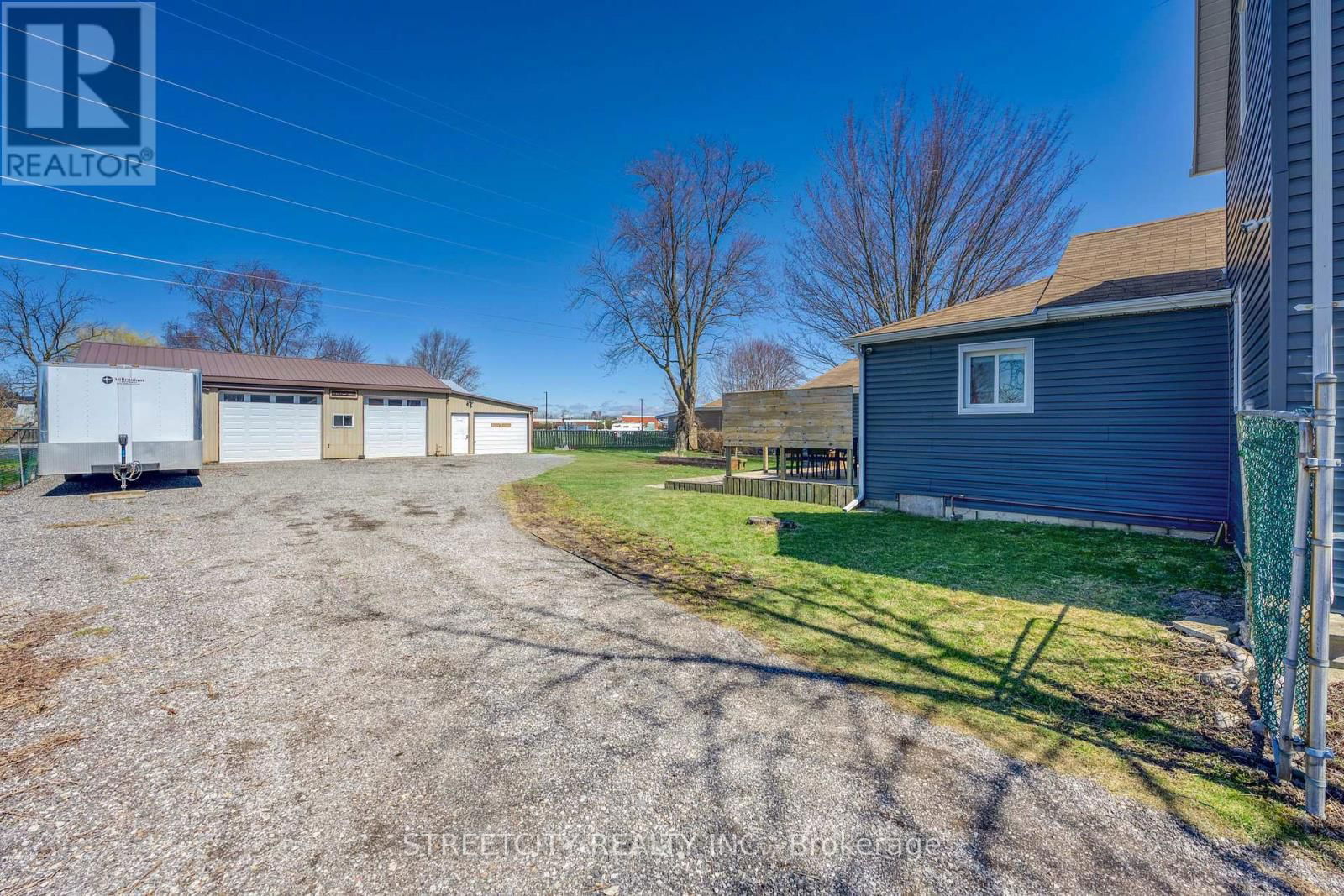 2406 JANE STREET Image 7