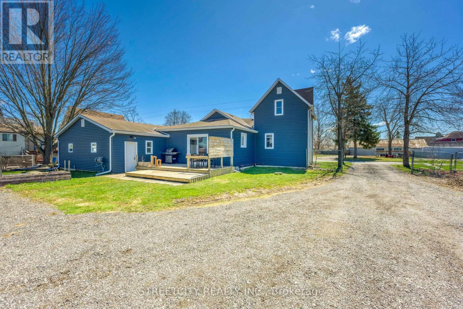 2406 JANE STREET Image 8
