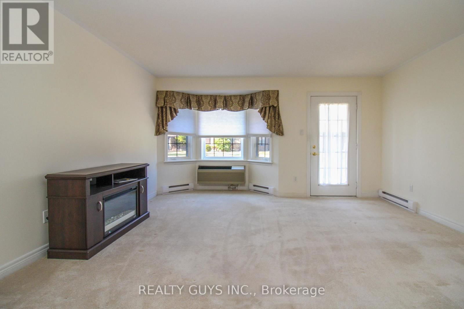 4 - 693 WHITAKER STREET Image 21