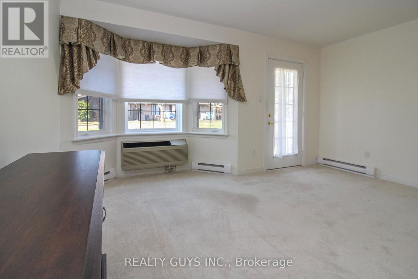 4 - 693 WHITAKER STREET Image 25