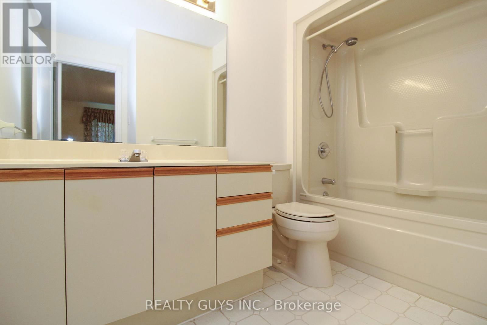 4 - 693 WHITAKER STREET Image 28