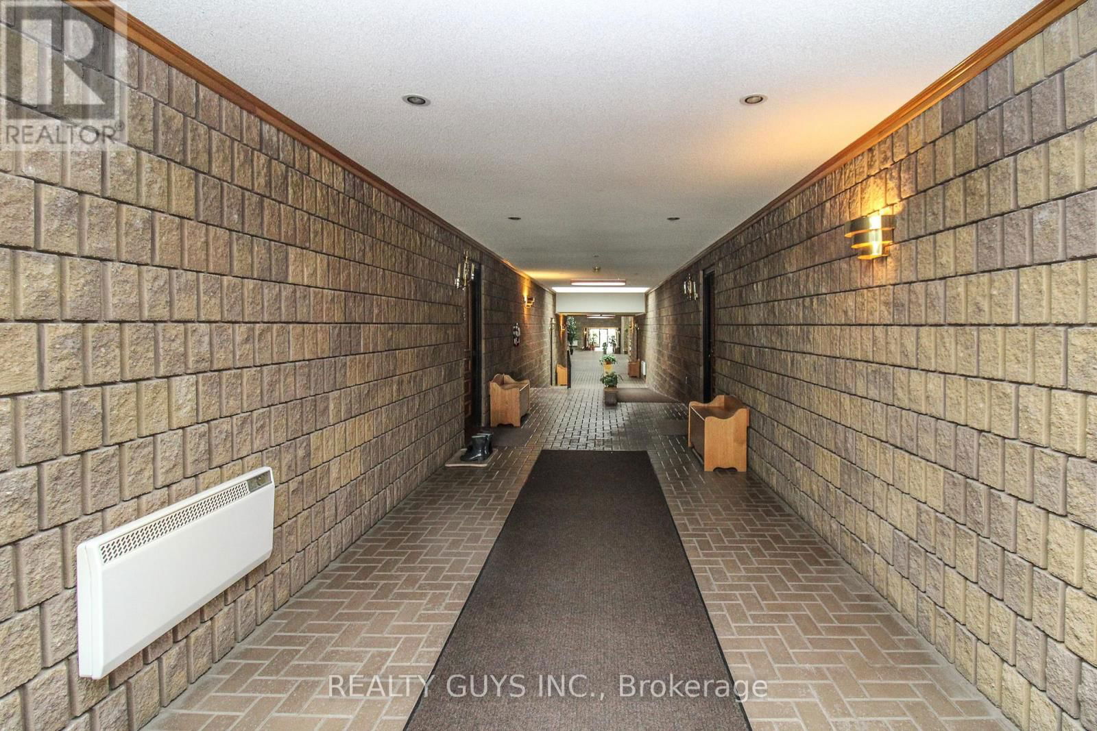 4 - 693 WHITAKER STREET Image 6